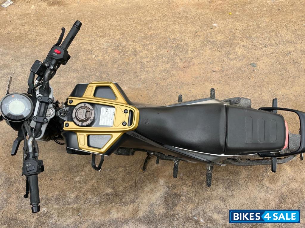 Dark Gray Matt Husqvarna Svartpilen 250 Dark Gray Matt Husqvarna Svartpilen 250