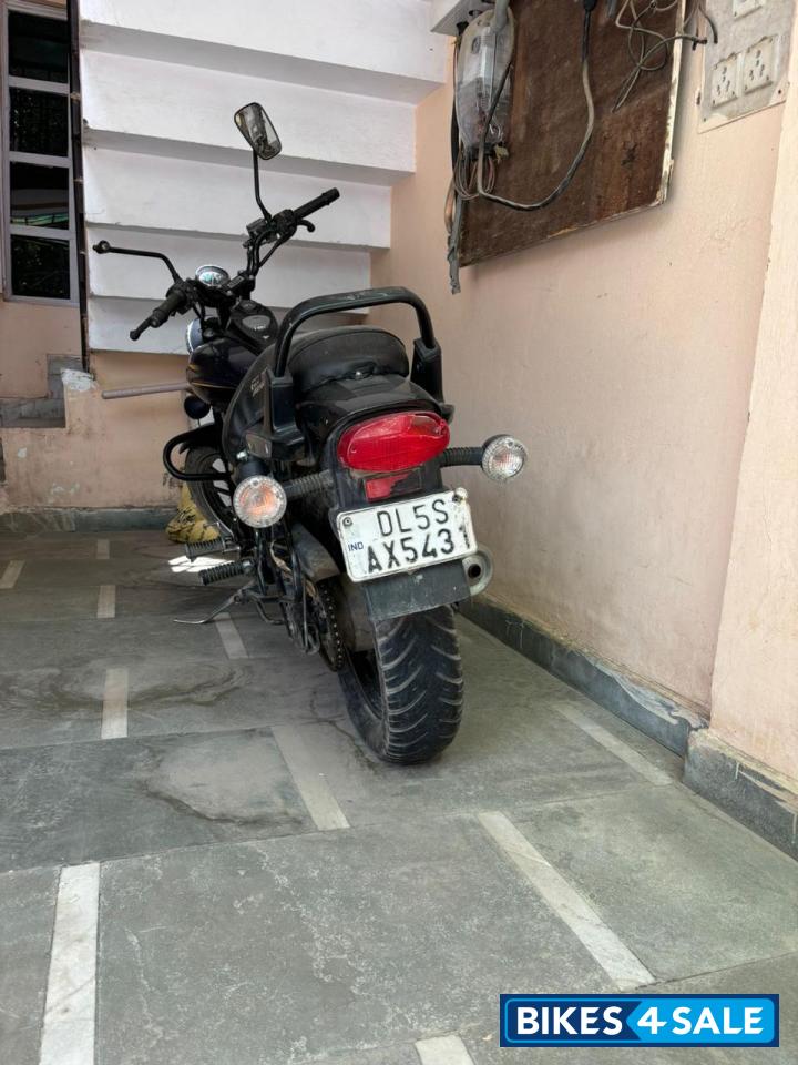 Blue Bajaj Avenger Street 150