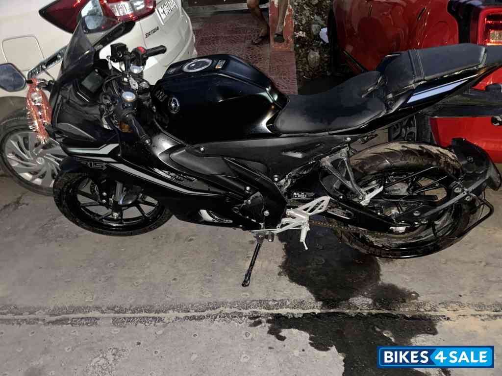 Yamaha R15 V4