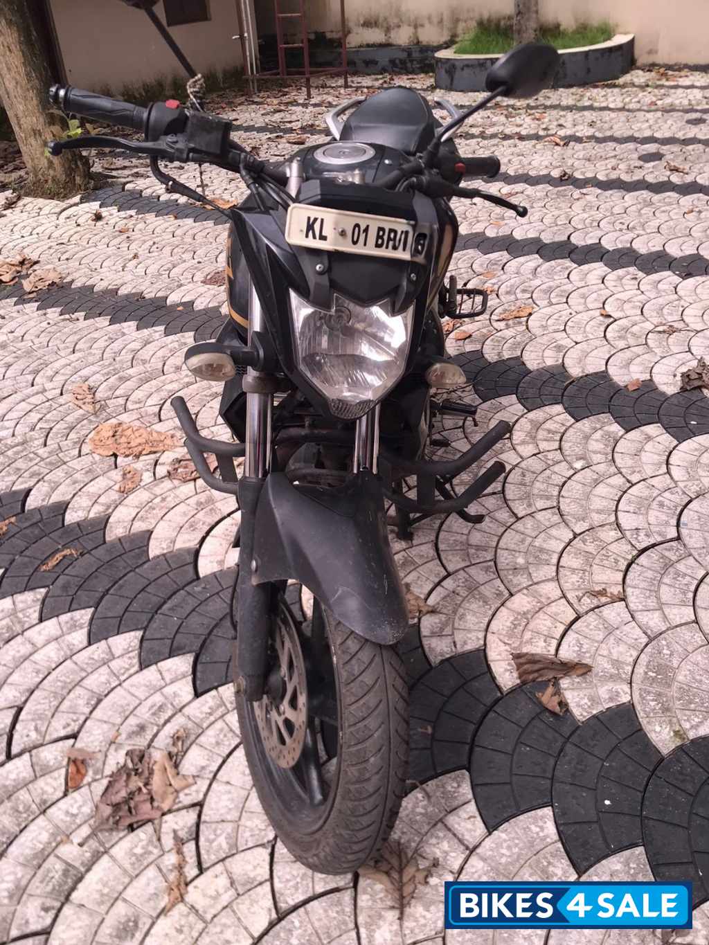 Black Yamaha FZ-S FI V2