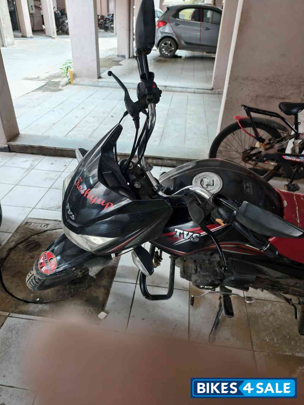 Black Red TVS Victor GLX