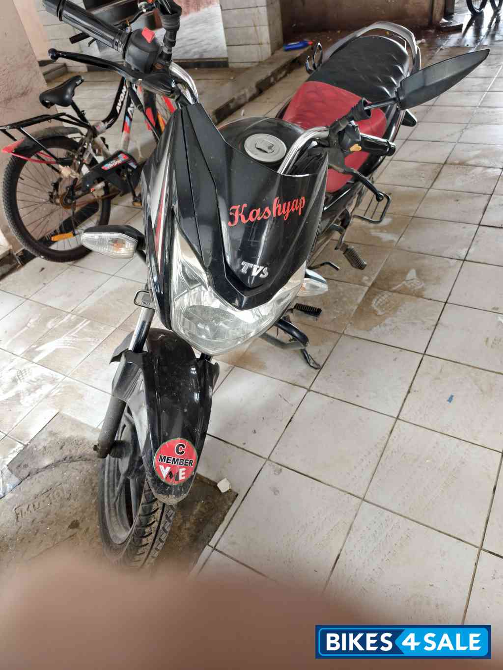 Black Red TVS Victor GLX