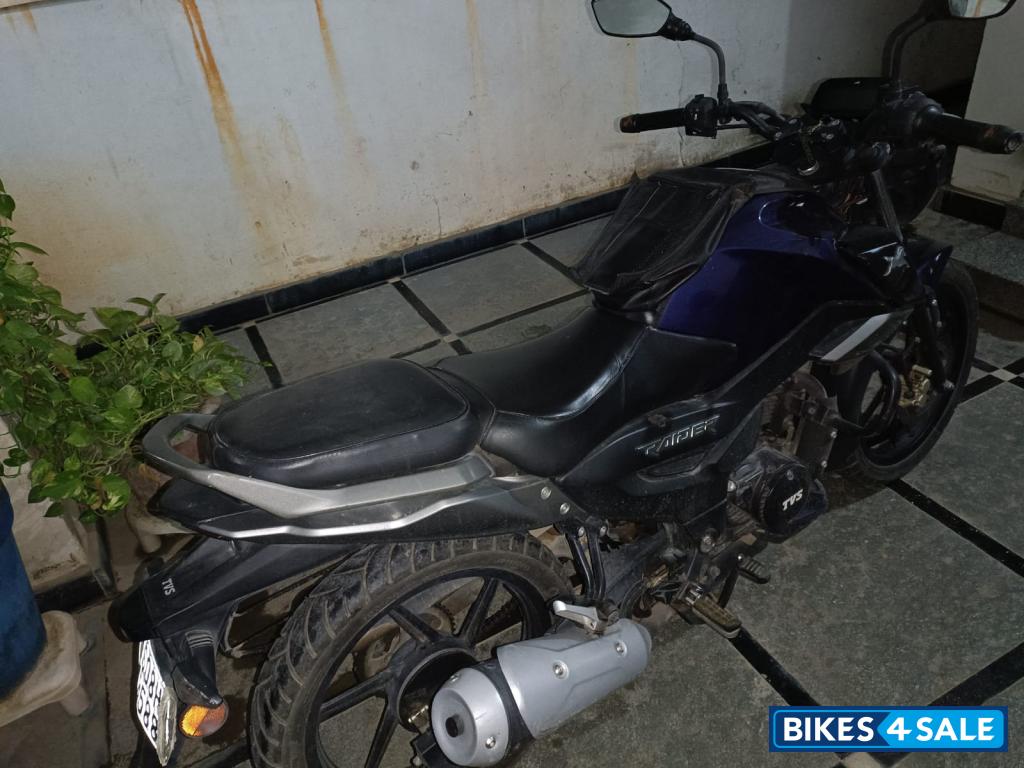 Blue TVS Raider 125
