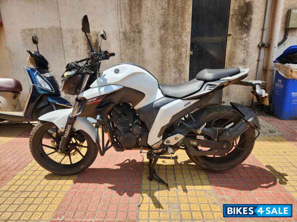 Yamaha FZ25