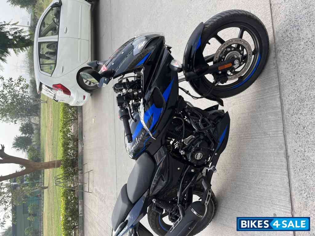 Bajaj Pulsar 220 DTSi