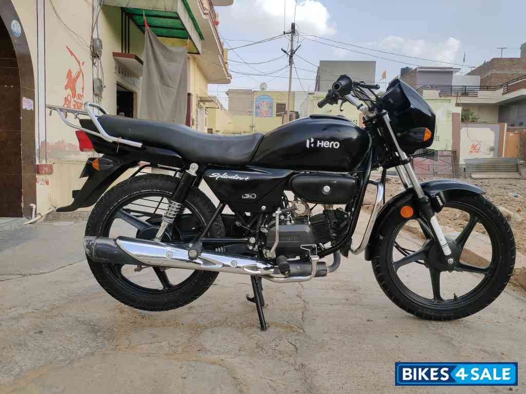 Black And Asscent Hero Splendor Plus Black and Accent