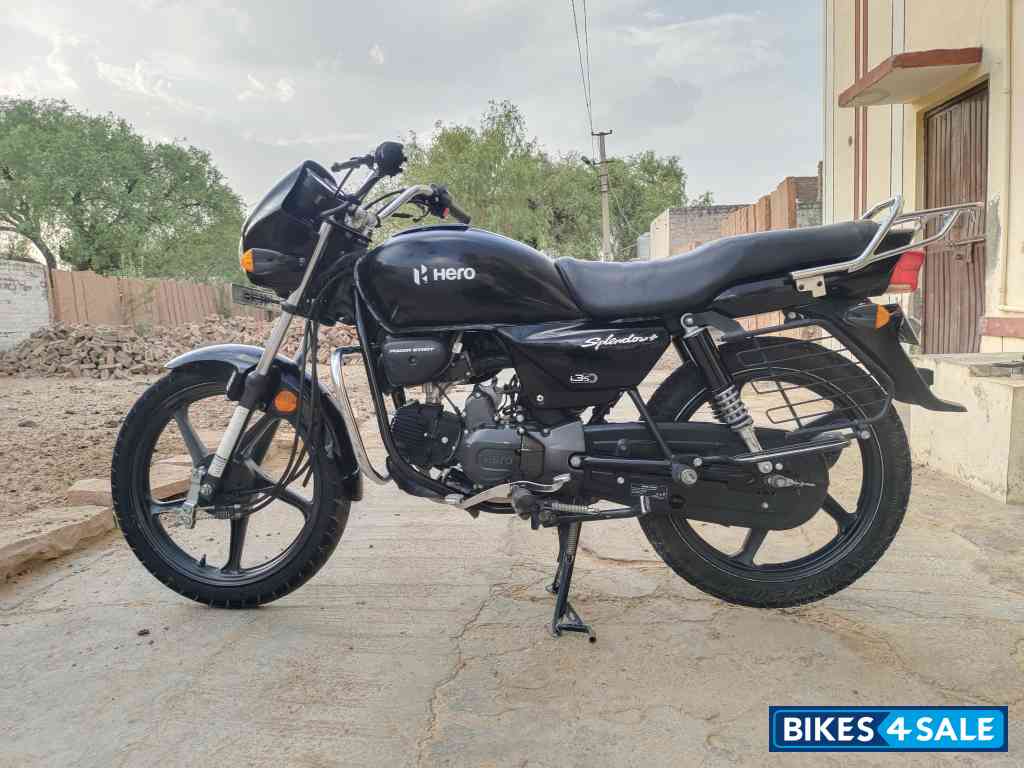 Black And Asscent Hero Splendor Plus Black and Accent