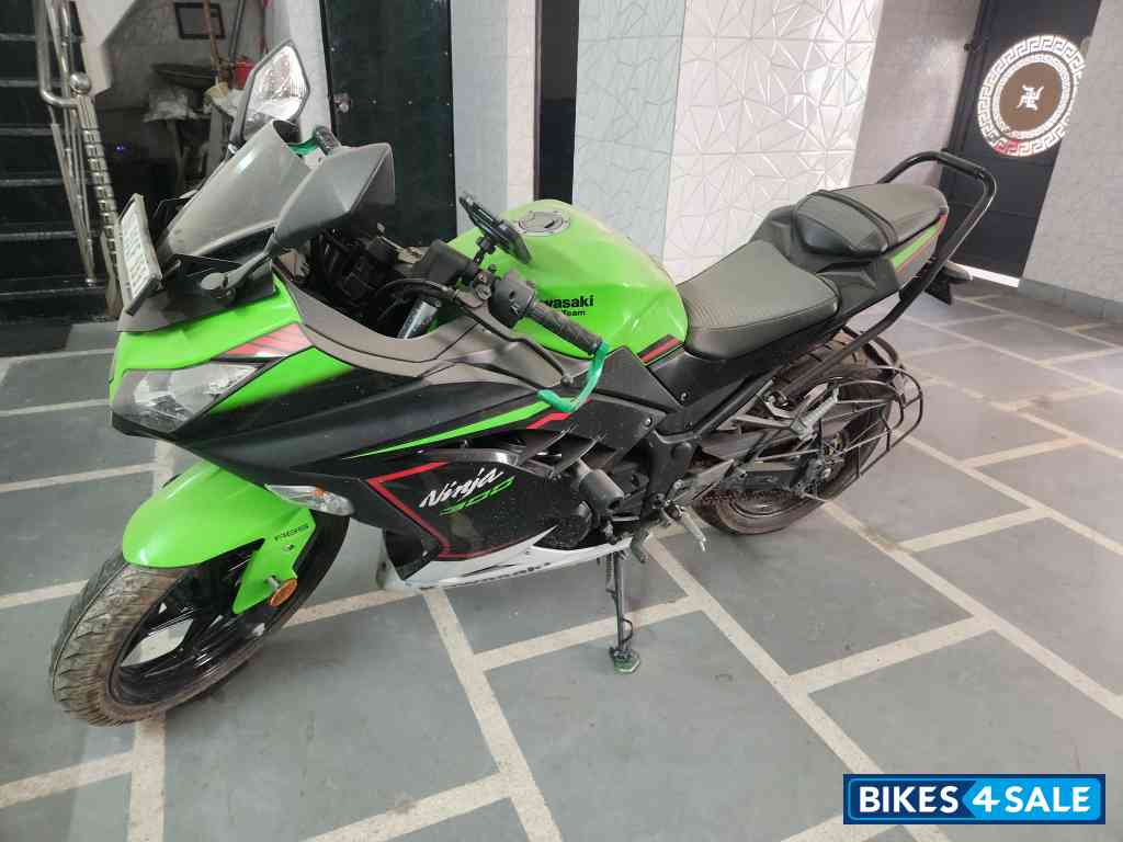 Kawasaki Ninja 300 BS6 2022