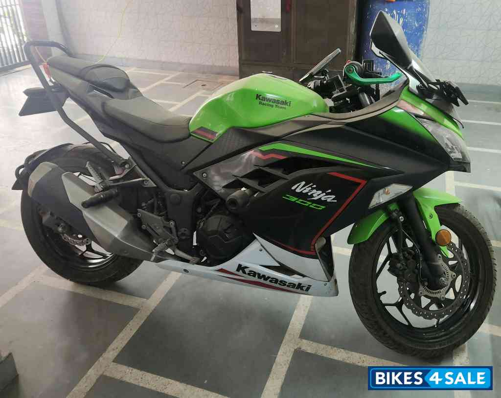 Kawasaki Ninja 300 BS6 2022