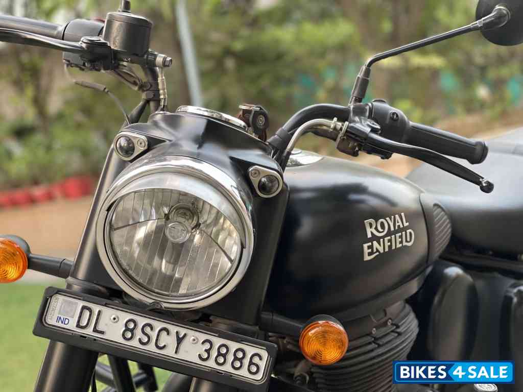 Royal Enfield Classic Stealth Black