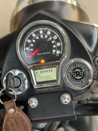 Royal Enfield Classic Stealth Black