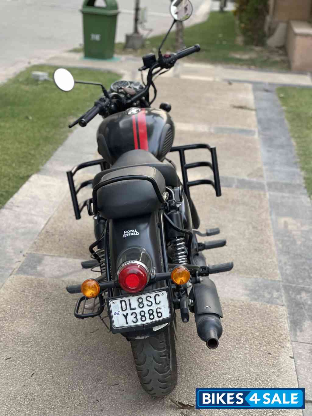 Royal Enfield Classic Stealth Black