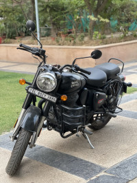 Royal Enfield Classic Stealth Black