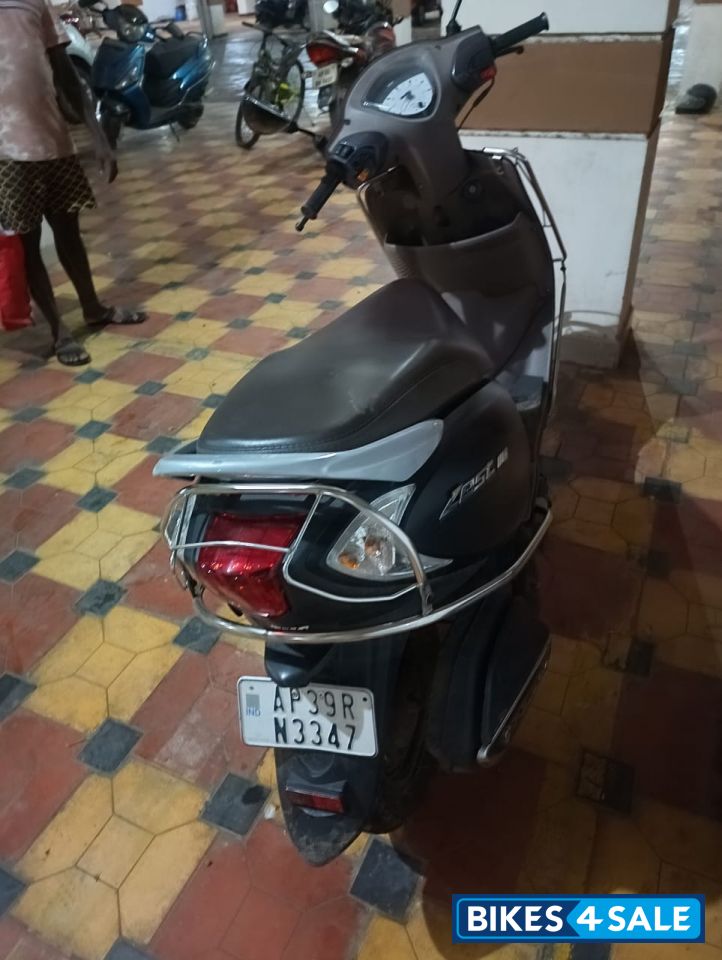 TVS Scooty Zest