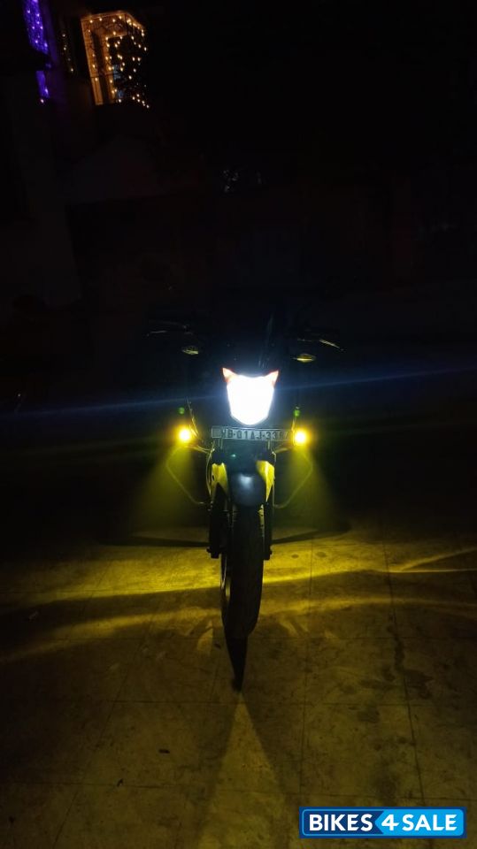 Orange-gray Honda CB Hornet 160R