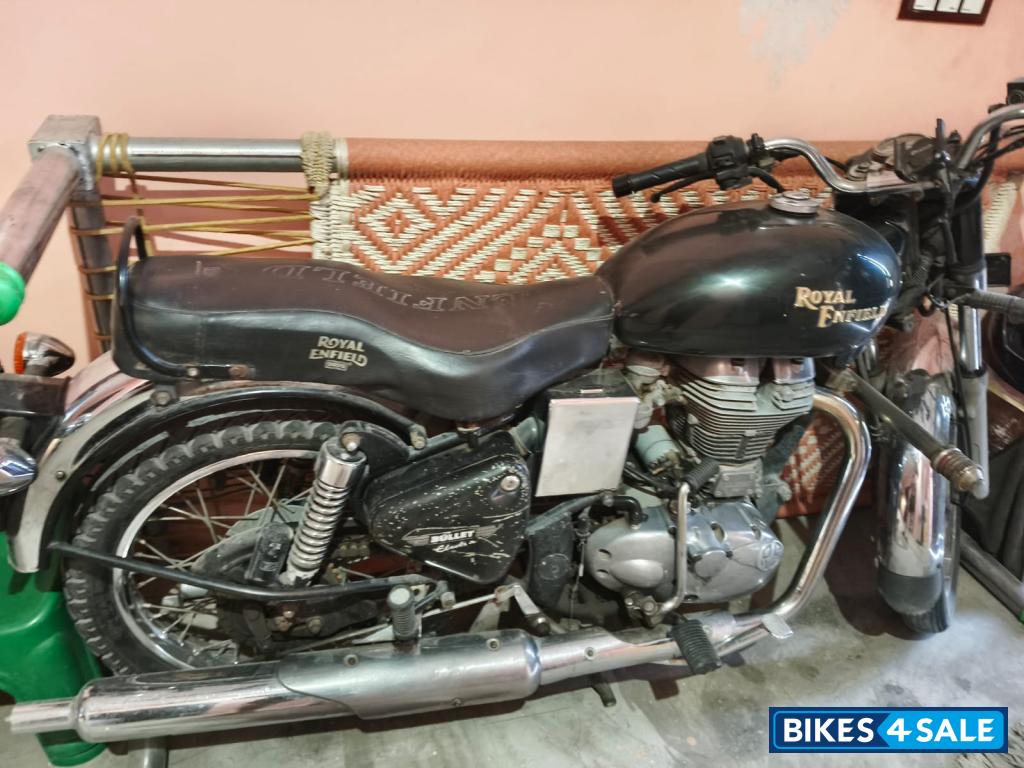 Black Royal Enfield Bullet Electra
