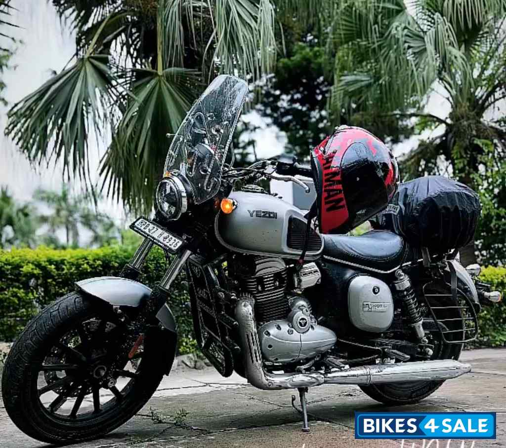 Yezdi Roadster Chrome