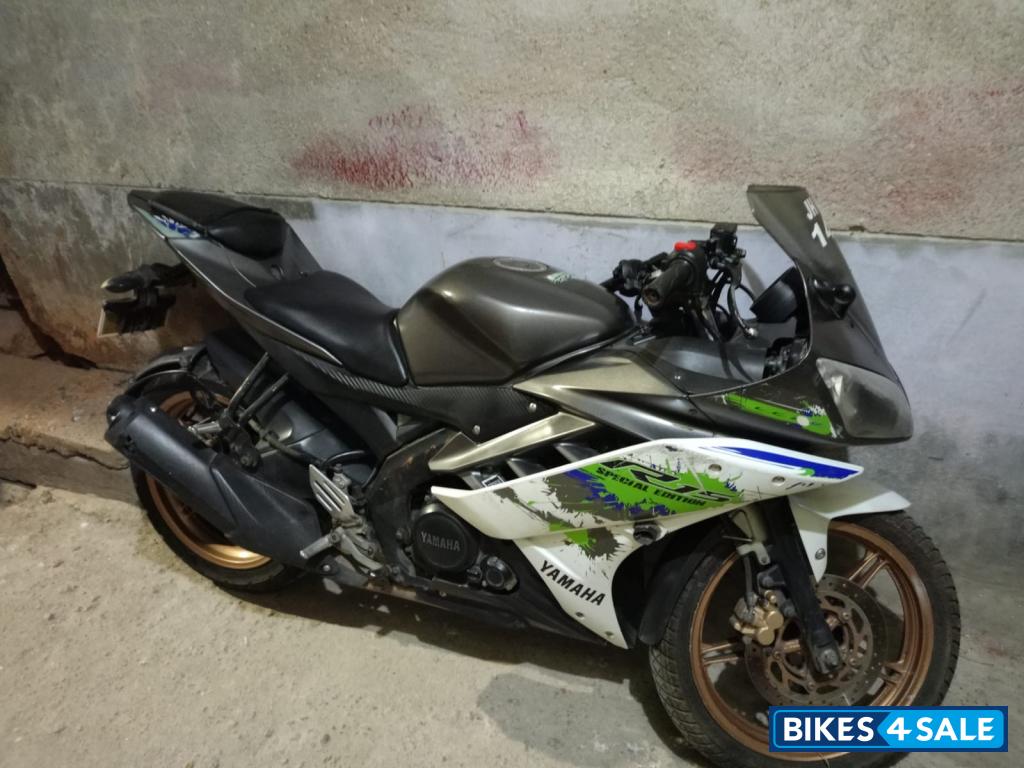 Yamaha YZF R15 V2