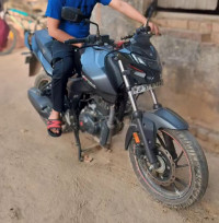 Black Hero Xtreme 160R