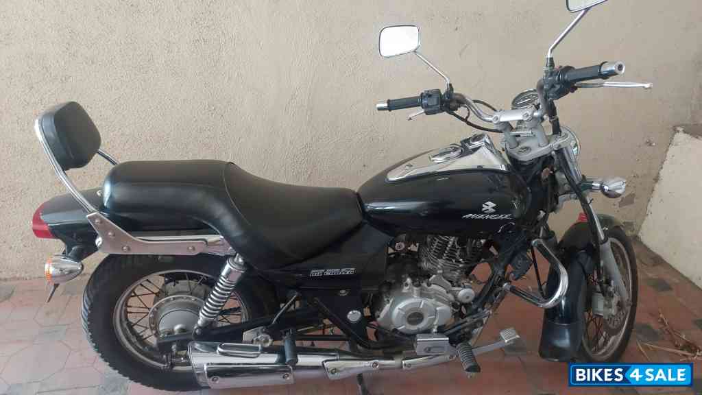 Bajaj Avenger 220 DTS-i