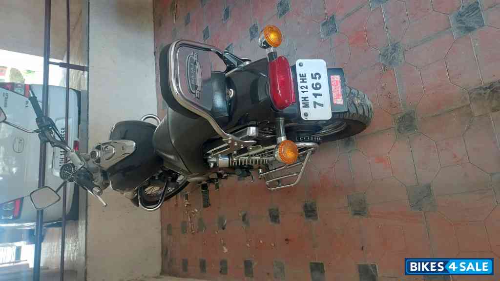 Bajaj Avenger 220 DTS-i