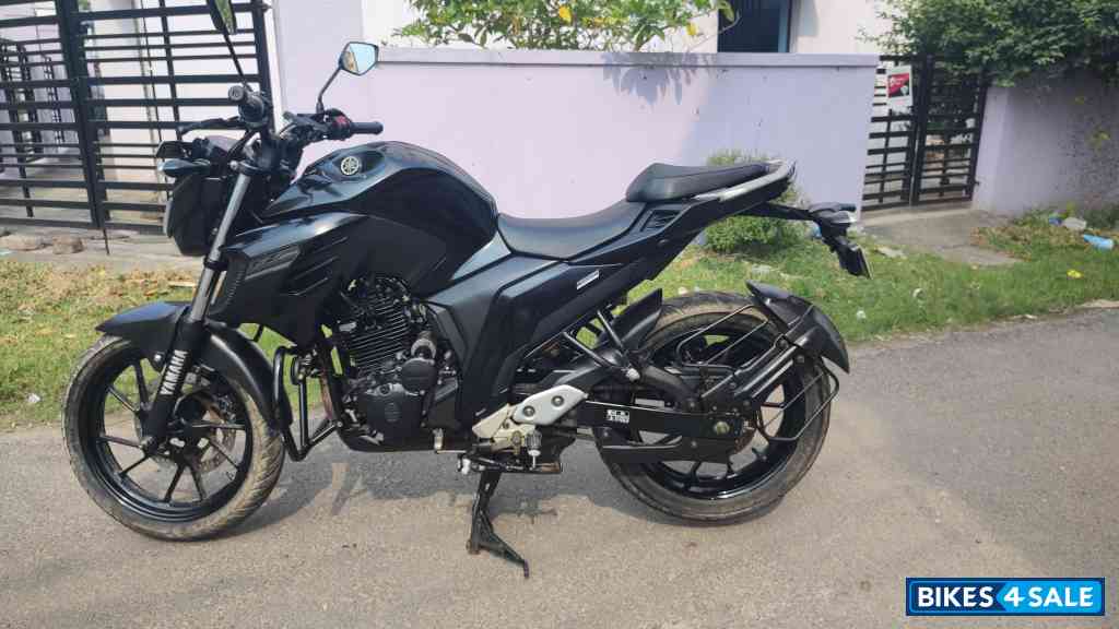 Yamaha FZS 25