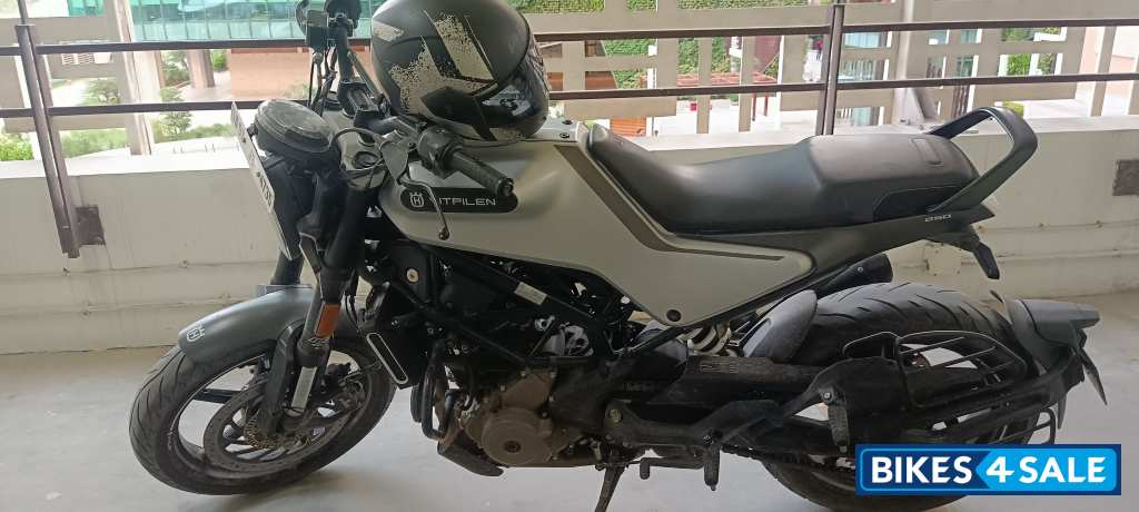 Adv Silver Stain Husqvarna Vitpilen 2021