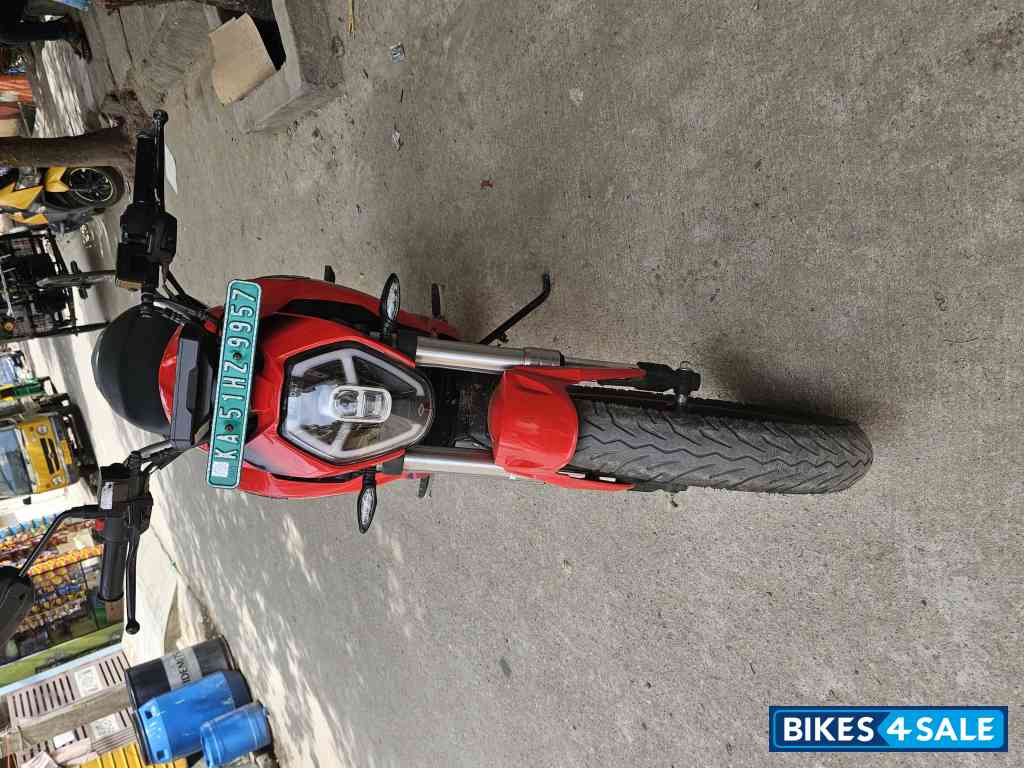 Revolt RV 400 Revolt RV 400