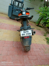 Electric Orange KTM Duke 250
