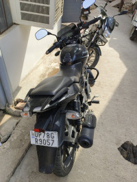 Black Bajaj Pulsar 125 Carbon Fibre Disc Split Seat