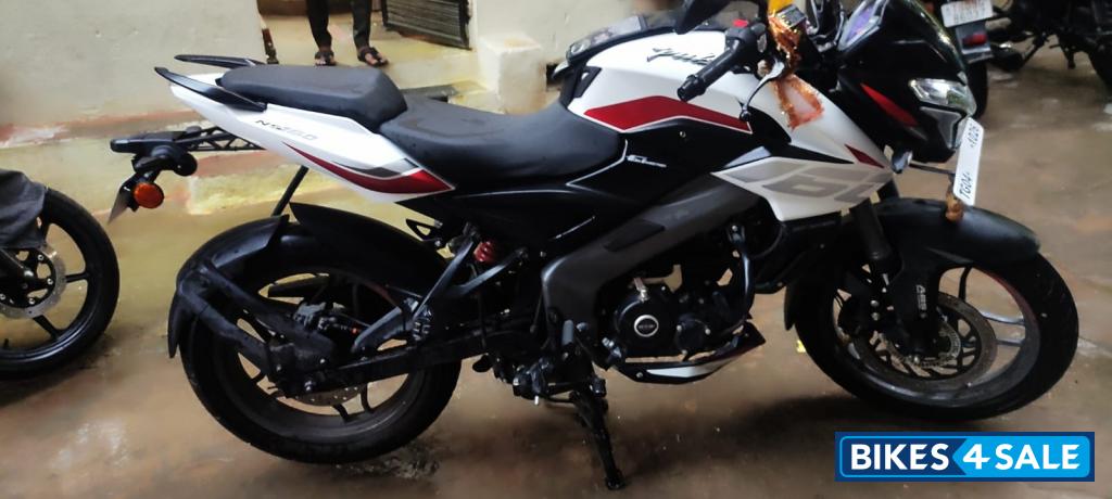 White Bajaj Pulsar NS 160 BS6 White Bajaj Pulsar NS 160 BS6