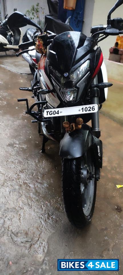 White Bajaj Pulsar NS 160 BS6 White Bajaj Pulsar NS 160 BS6