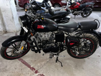 Royal Enfield Classic Stealth Black 2021 Model
