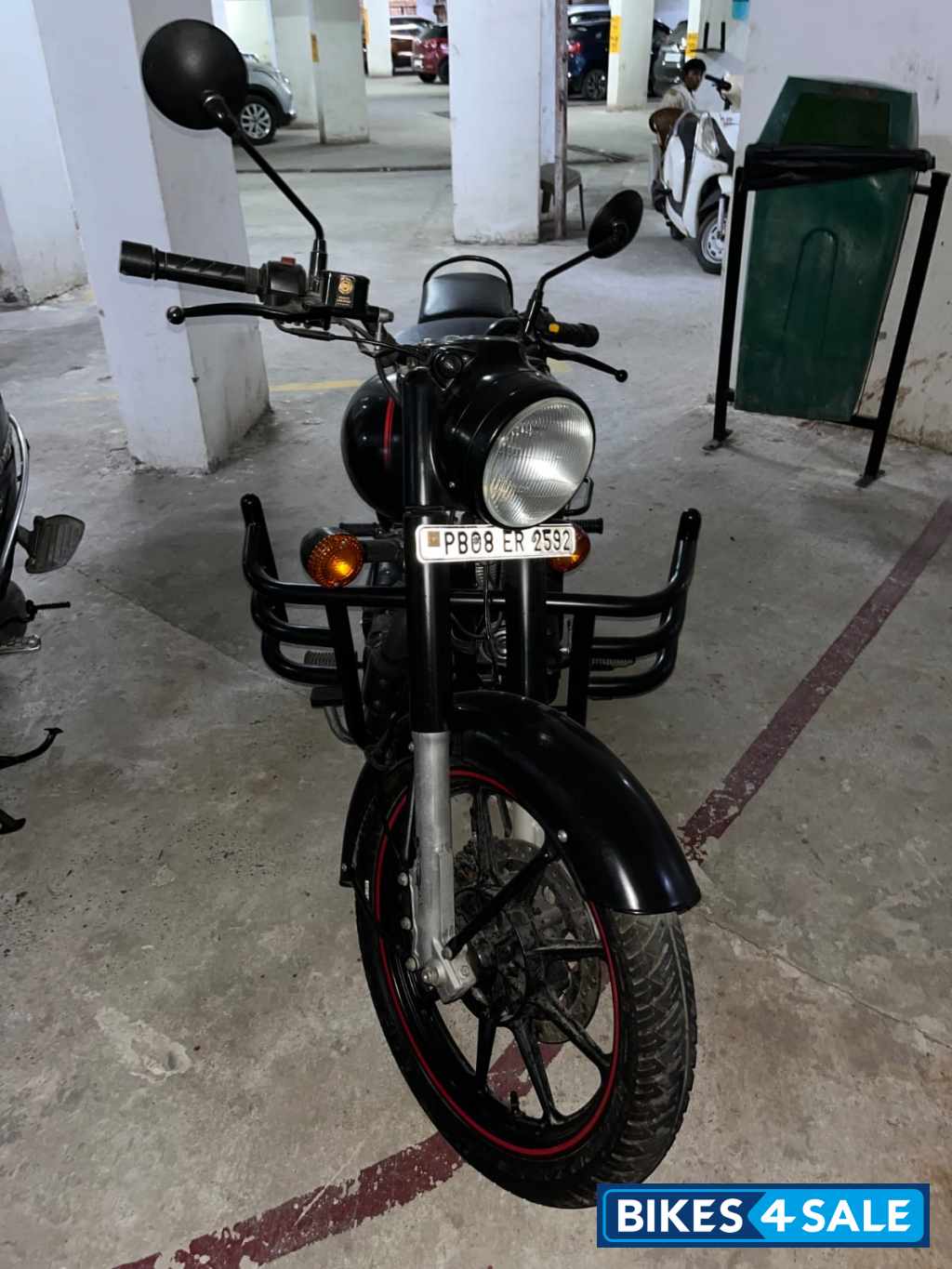 Royal Enfield Classic Stealth Black