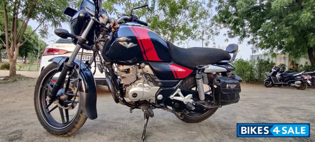 Bajaj V15