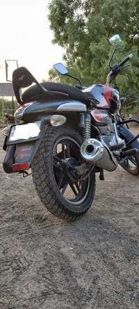 Bajaj V15