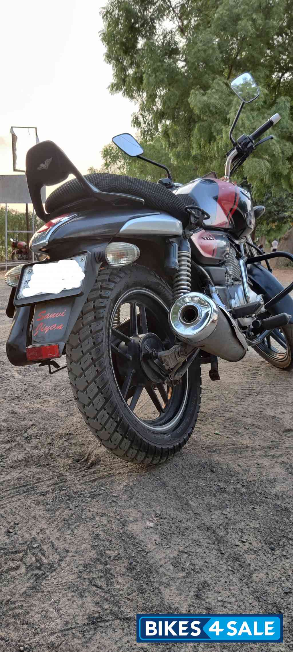 Bajaj V15