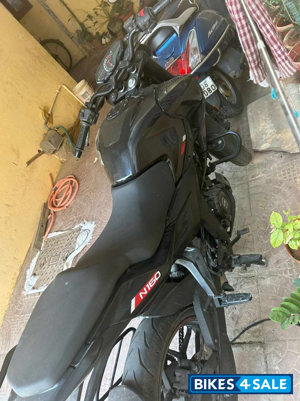 Black Bajaj Pulsar N160