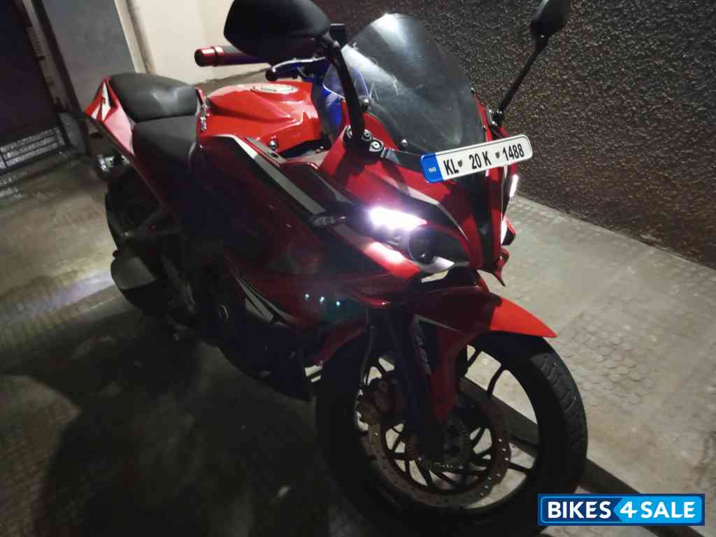 Bajaj Pulsar RS 200