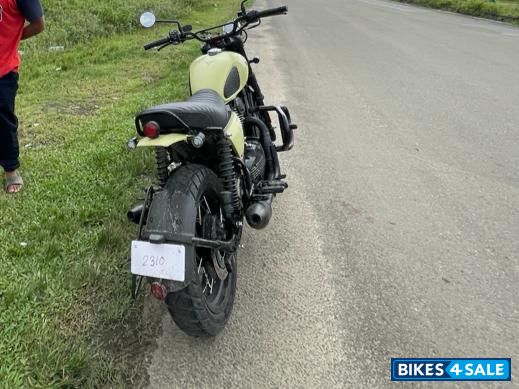 Outlaw Olive Yezdi Scrambler Single Tone