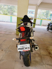 White Metallic C Yamaha YZF R1M