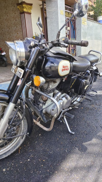 Black Royal Enfield Classic 350