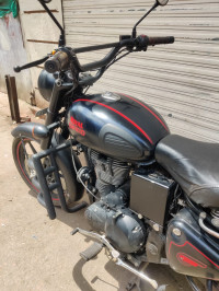 Royal Enfield Classic Stealth Black