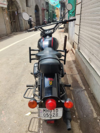 Royal Enfield Classic Stealth Black