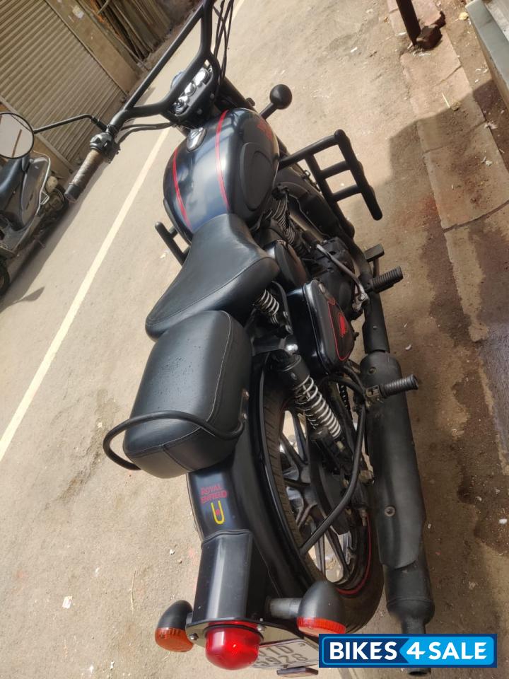 Royal Enfield Classic Stealth Black