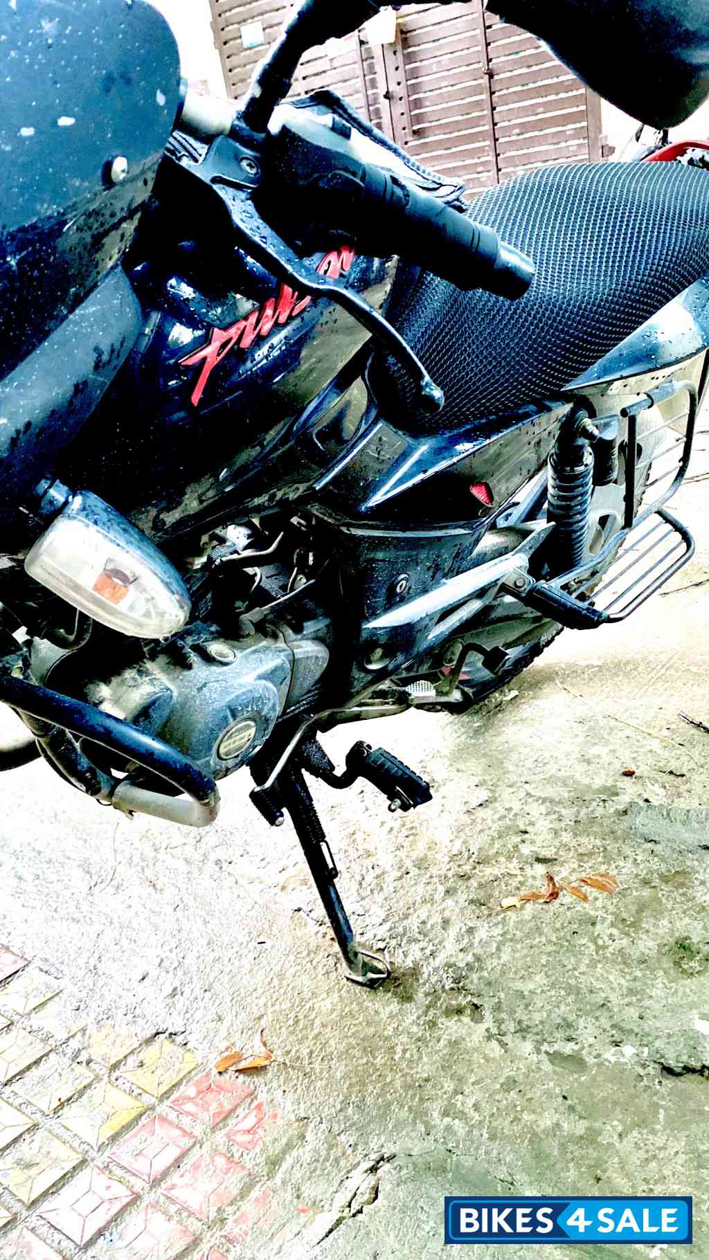 Bajaj Pulsar 150 Neon