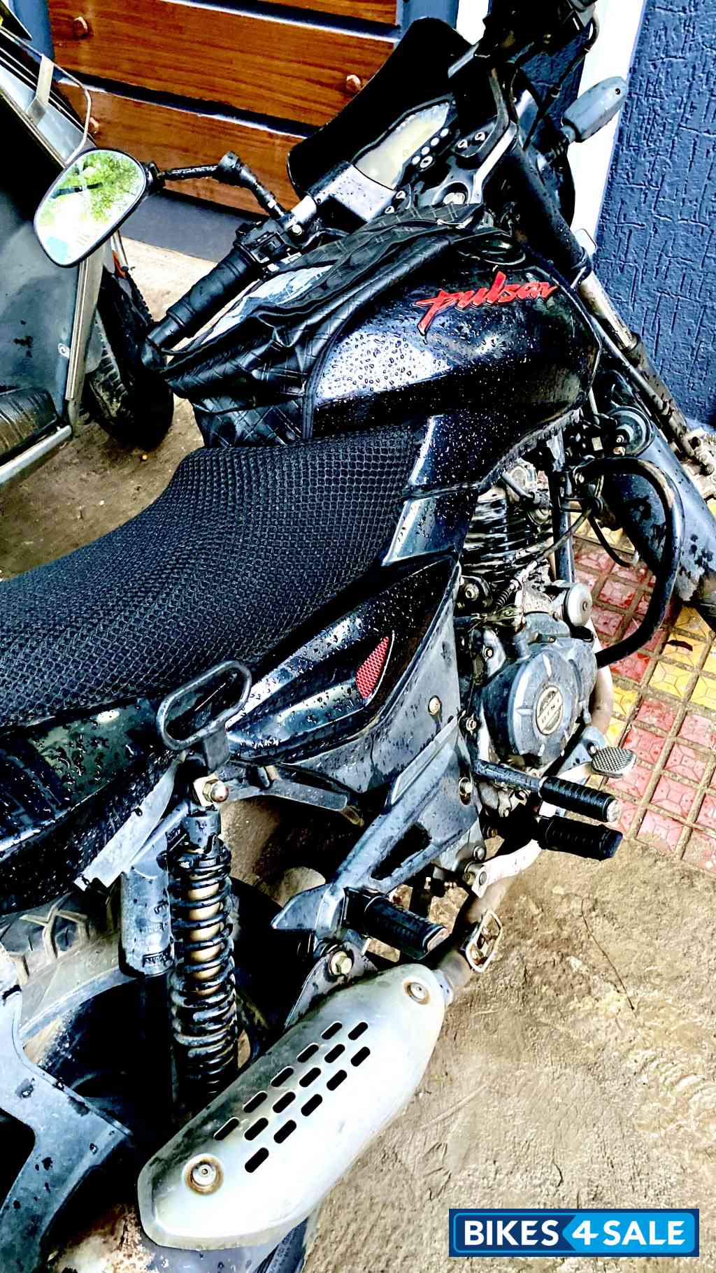 Bajaj Pulsar 150 Neon