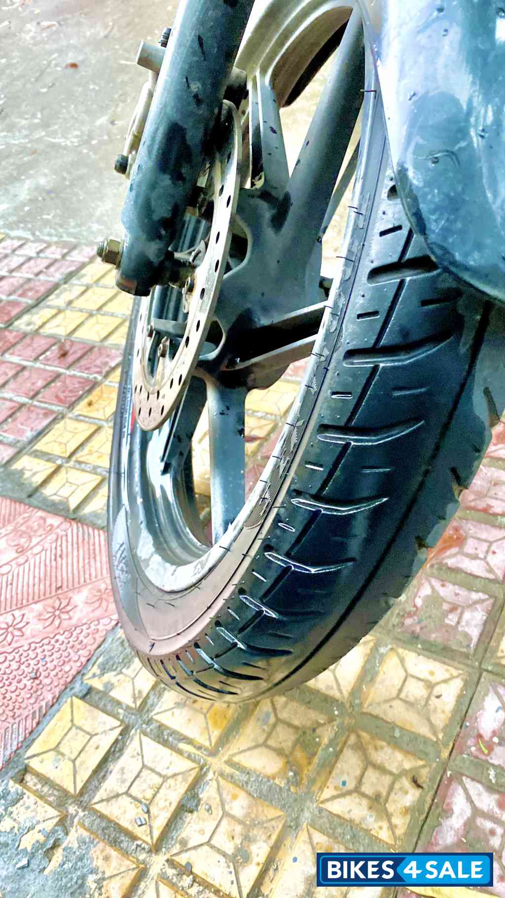 Bajaj Pulsar 150 Neon