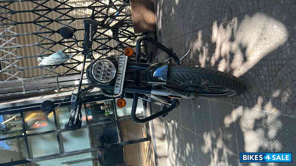 Black Royal Enfield Classic 350 Black Royal Enfield Classic 350