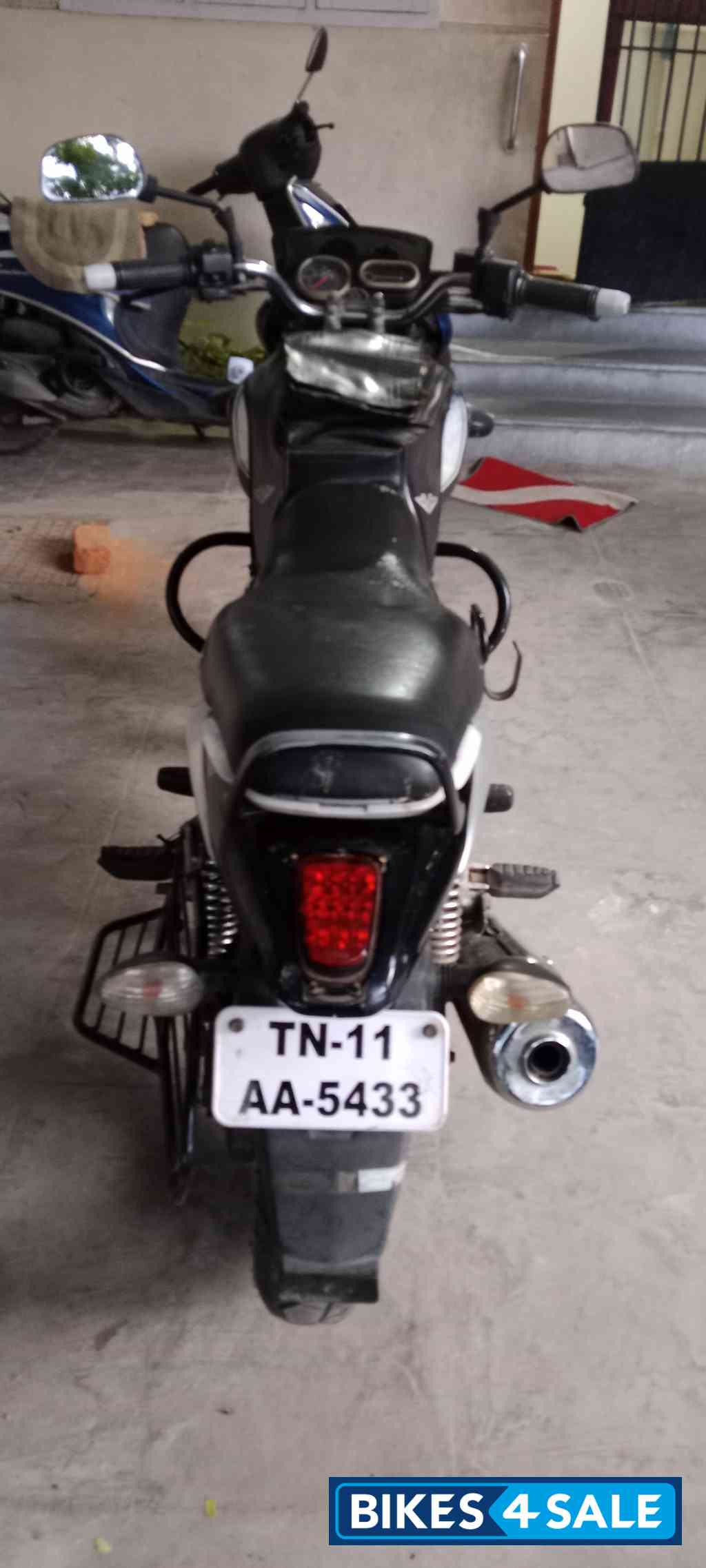Bajaj V